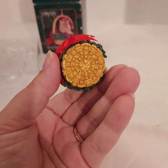 Carlton Cards Little Heirloom Treasures Yorkie Dog Christmas Tree Ornament - Picture 6 of 12